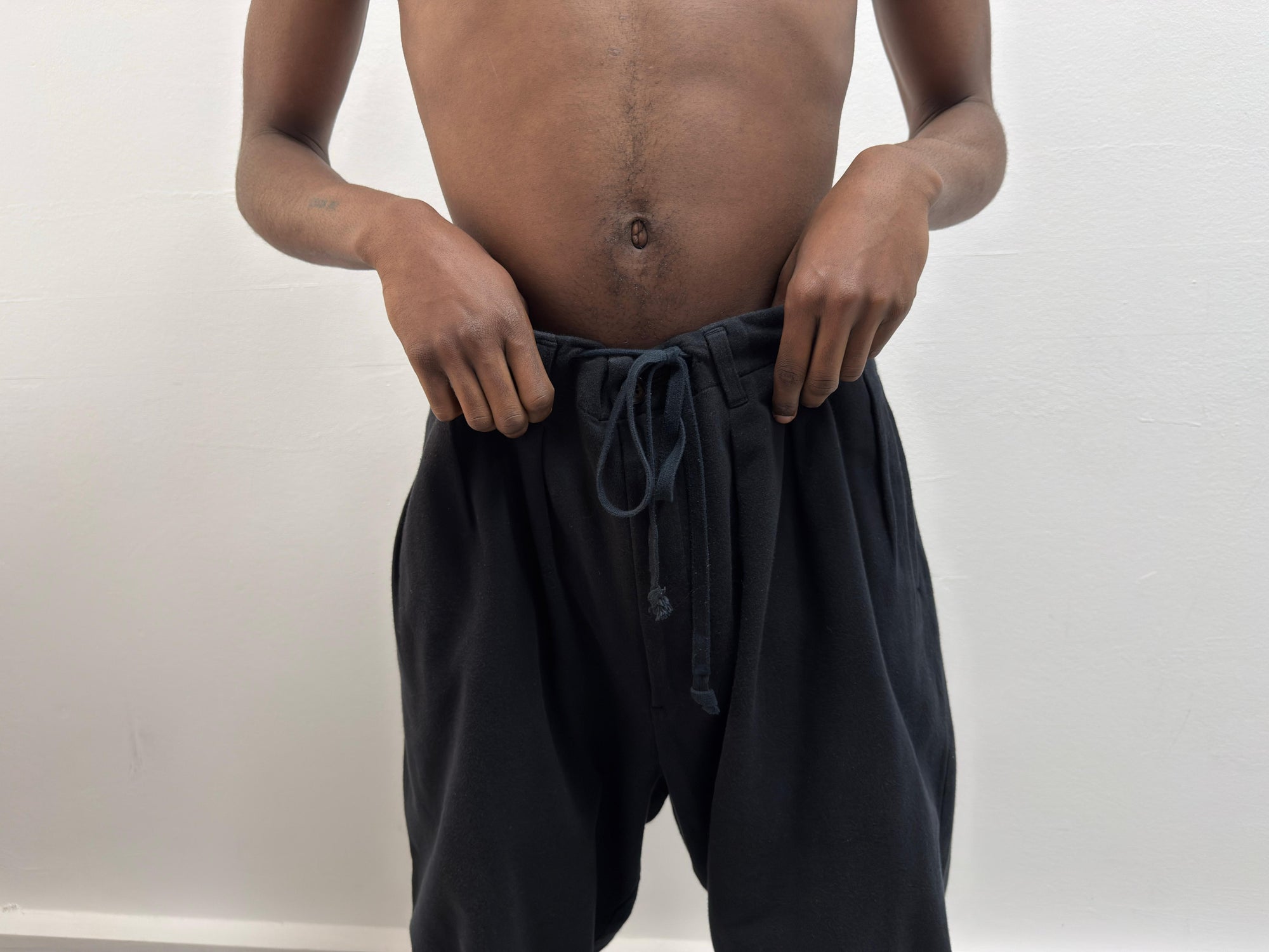 yohji yamamoto three quarter baloon joggers