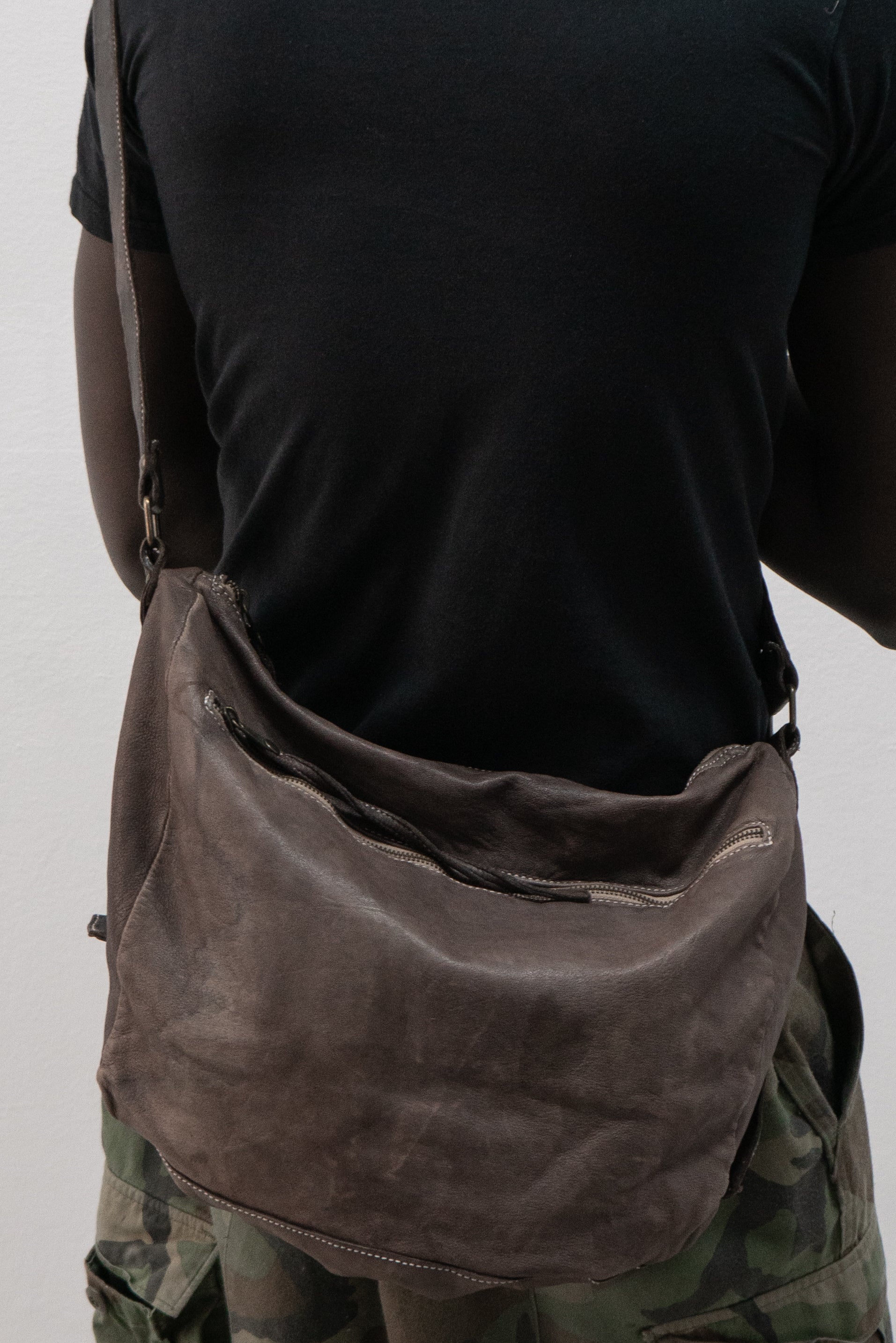 collection privee? leather bag