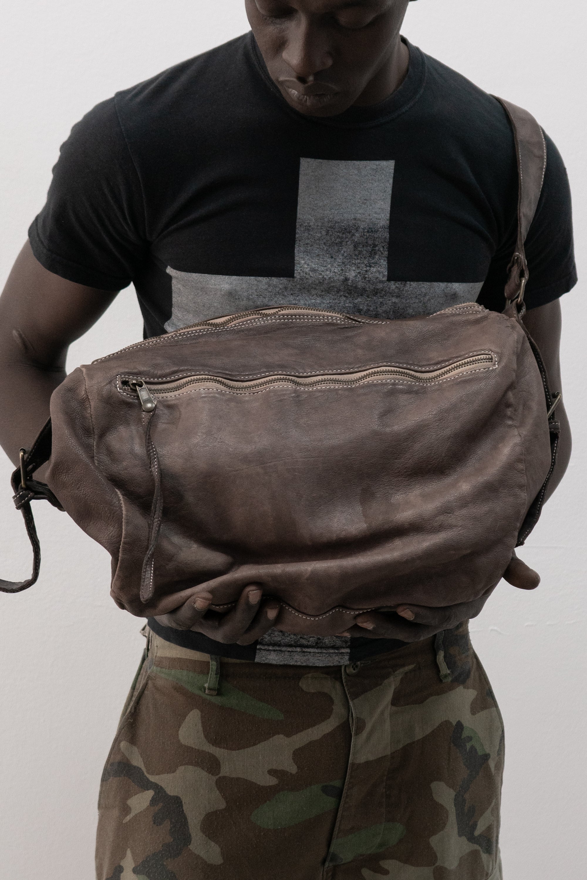 collection privee? leather bag
