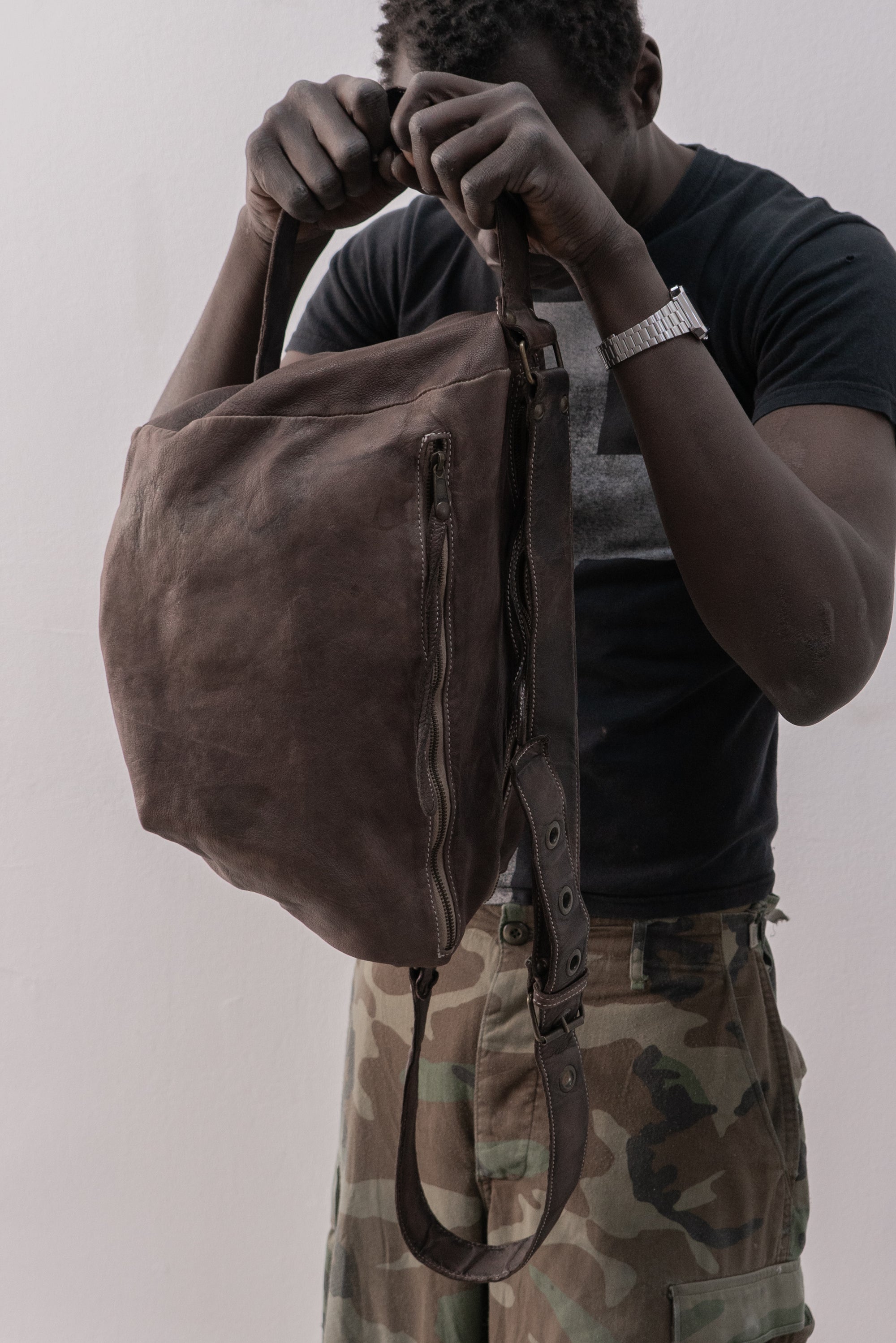 collection privee? leather bag