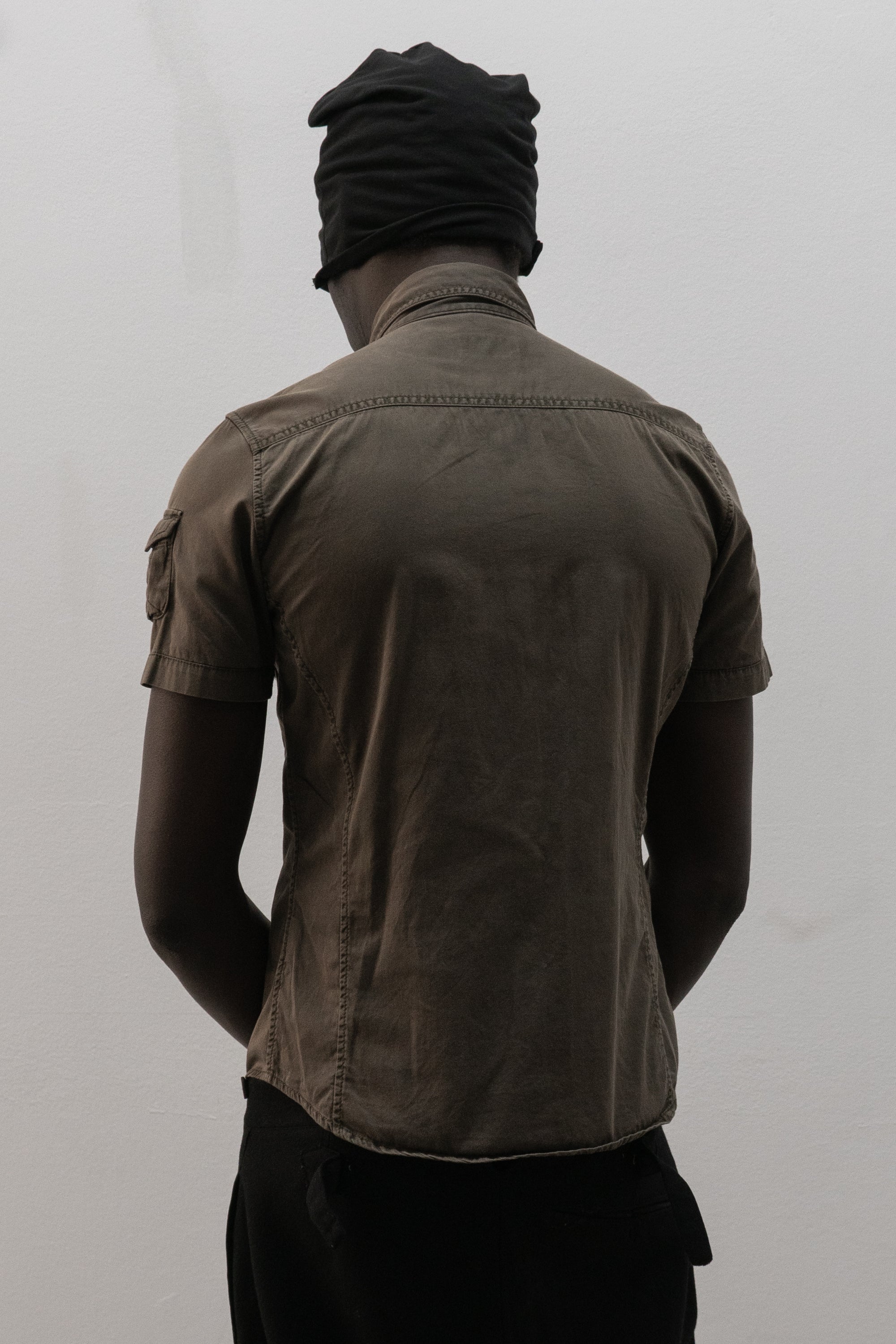 tete homme shirt